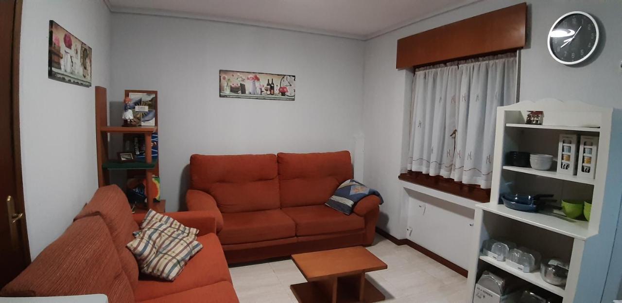 Albergue La Costana โอเบียโด ภายนอก รูปภาพ