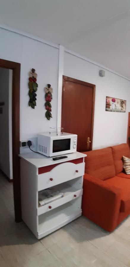 Albergue La Costana โอเบียโด ภายนอก รูปภาพ