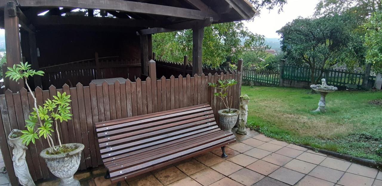 Albergue La Costana โอเบียโด ภายนอก รูปภาพ