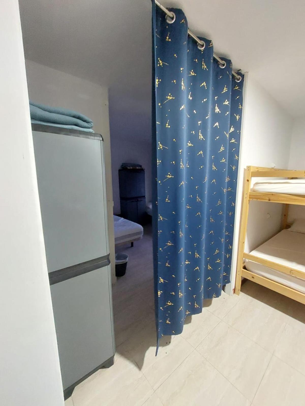 Albergue La Costana โอเบียโด ภายนอก รูปภาพ