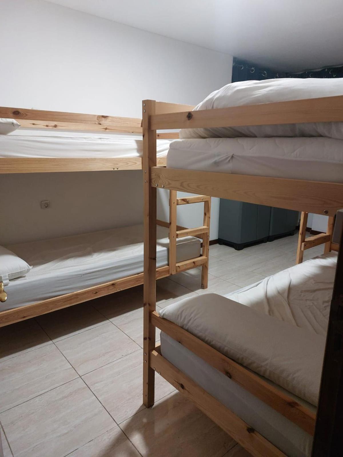 Albergue La Costana โอเบียโด ภายนอก รูปภาพ